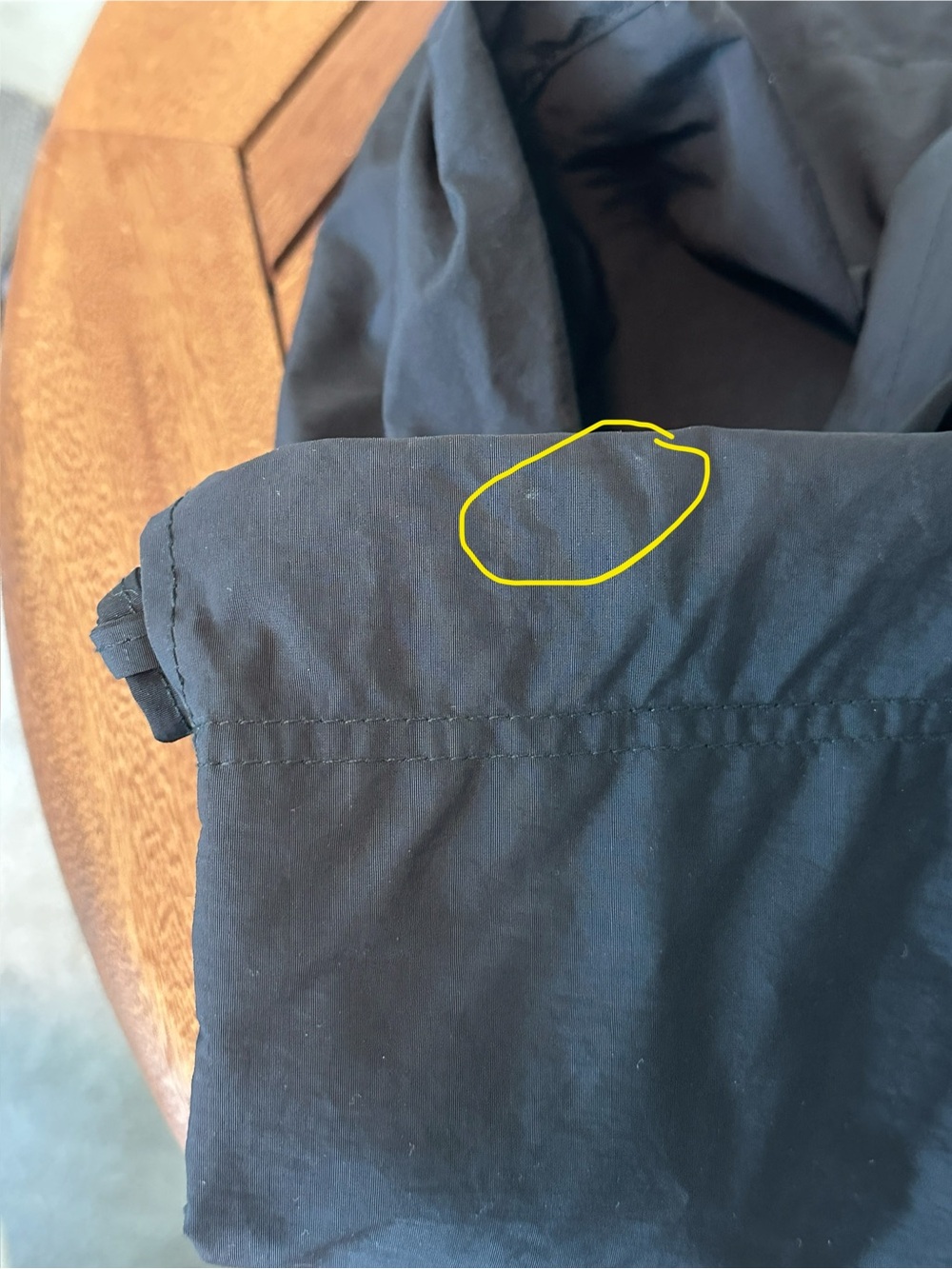 Uniqlo Drawstring Bag in Black - Picture 9 of 14